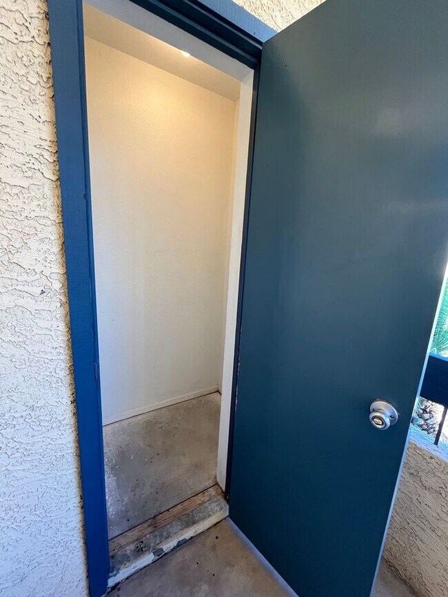 Building Photo - Welcome Home to El Diablo Apartments – 1 Bedroom in the Heart of Tempe!