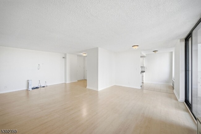 Building Photo - 300 Winston Dr