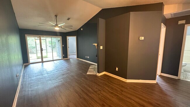 Foto del edificio - 4085 Remer Ct