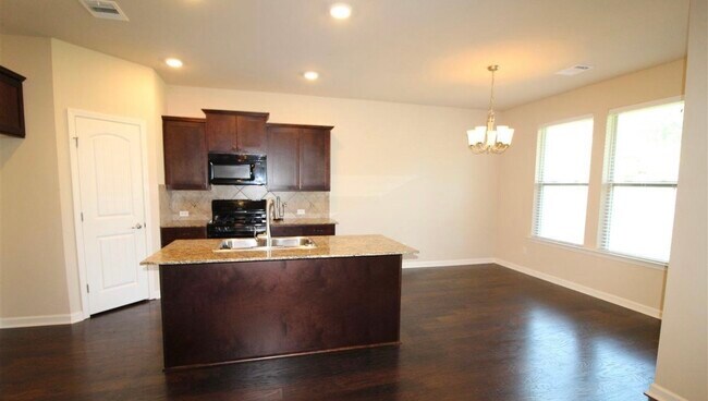 Foto del edificio - 6448 Oaks Edge Dr