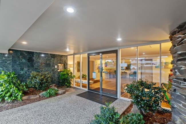 Building Photo - 1Bd/1Ba Edmonds Condo