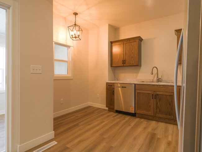 Building Photo - 821 Jefferson Ave