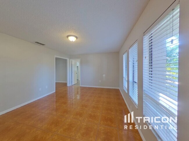 Foto del edificio - 5163 Tallow Wood Ct