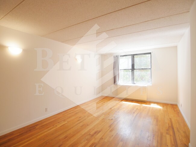 Foto del interior - 94 East 4th Street- 2 Months Free!