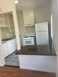 Villa De Oro Apartments