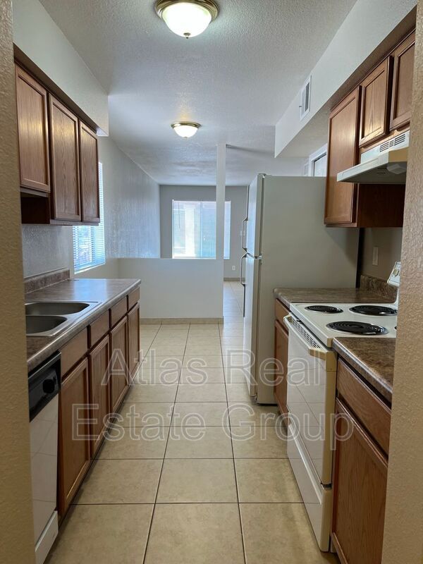 Building Photo - 58 W Inglewood St