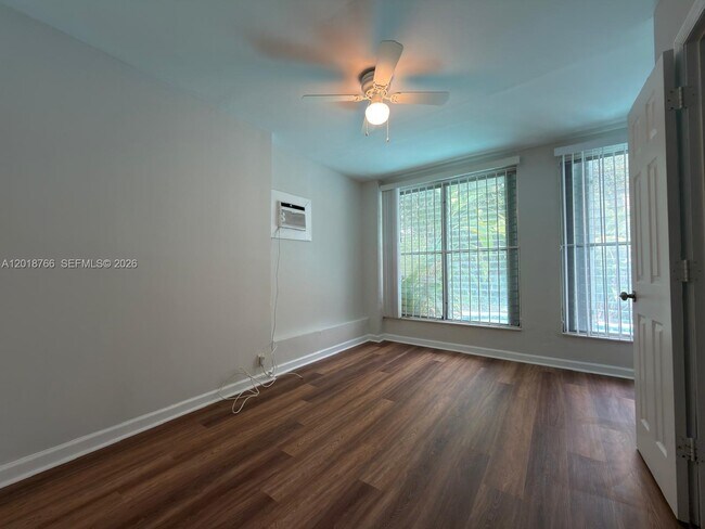 Foto del edificio - 8335 NE 3rd Ave
