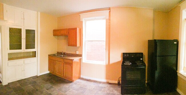 Foto del edificio - 2BR/1BA Home - Central AC! Conveniently Lo...