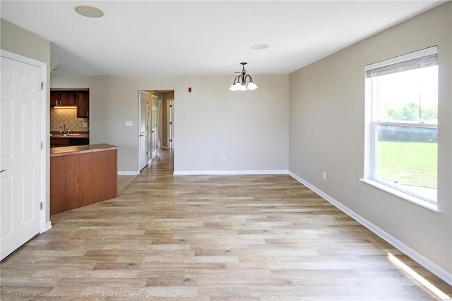 Building Photo - 38 Stonewall Creek Ct