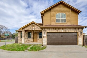 Building Photo - 12726 Plummersville St