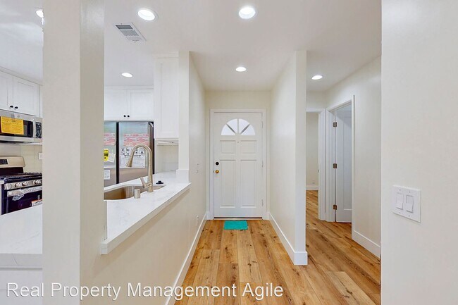 Building Photo - 2 br, 2 bath House - 30 Vista Lago