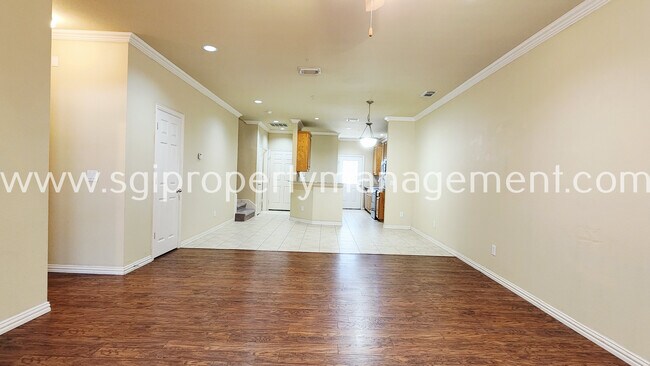 Building Photo - 678 S Charles St