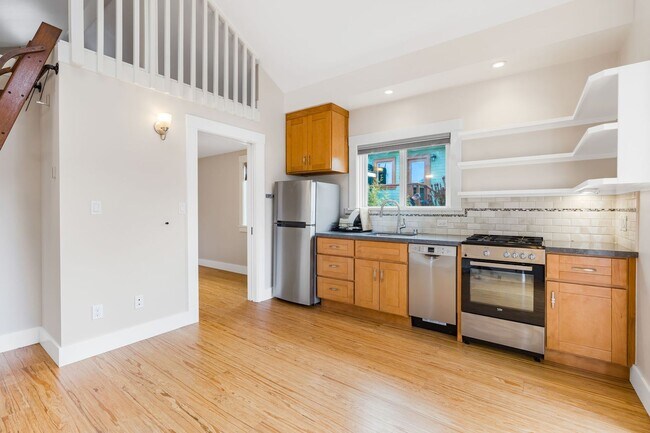 Foto del edificio - 2744 Mathews St