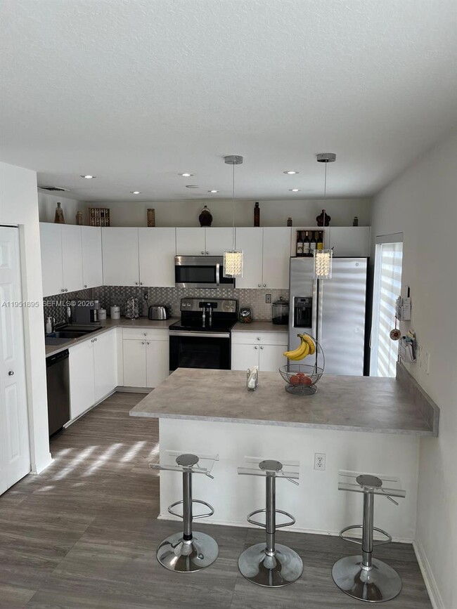 Building Photo - 5932 SW 162nd Ct