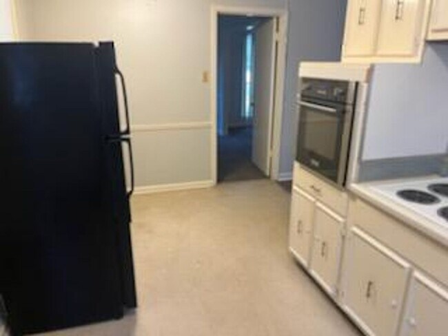 Foto del edificio - Available Now!