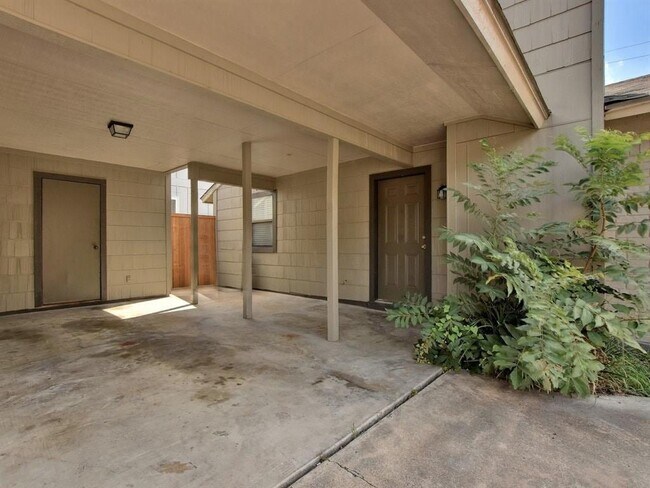 Foto del edificio - 4703 Rosedale Ave