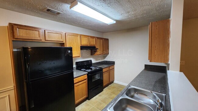 Building Photo - 2840 Vining Ridge Terrace