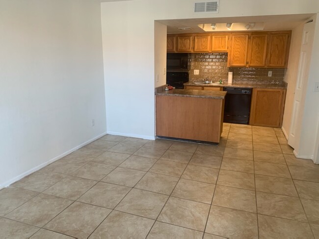 21622 N 23rd Ave Unit 302b, Phoenix, Az 85027 - Condo For Rent In 