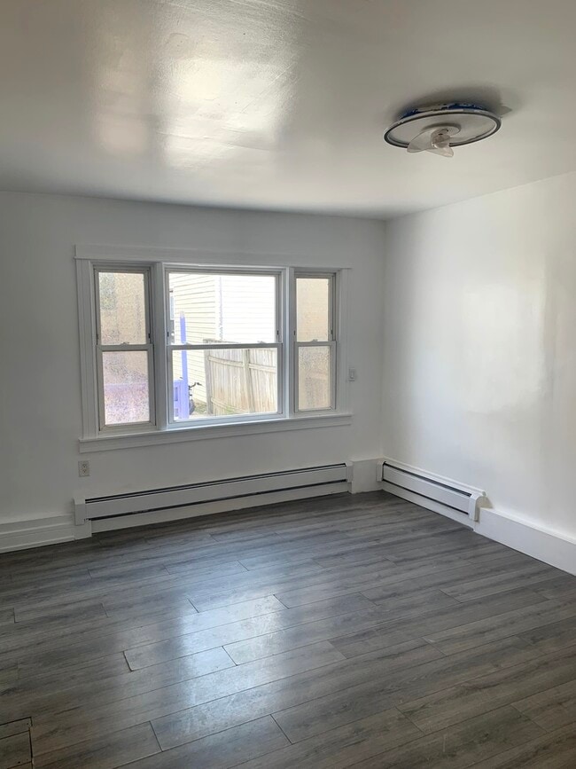 Building Photo - 2208 N Lorel Ave