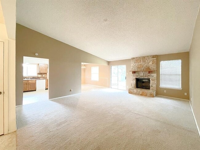 Building Photo - 12111 Saxony Ln