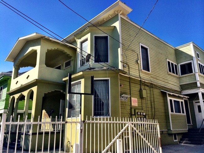 Foto del edificio - 1111-1117 S Burlington Ave