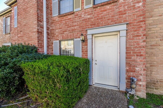 Building Photo - 4022 Belle Park Dr