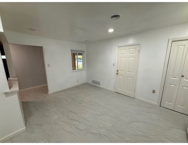 Building Photo - 4 bedroom home now available in South San Jose near Hellyer County Park!