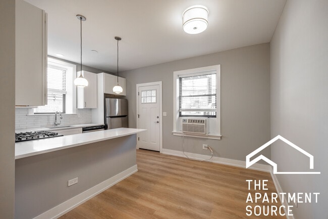 Building Photo - 3941 N Janssen Ave