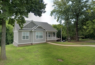 Building Photo - 6396 Fairview Rd