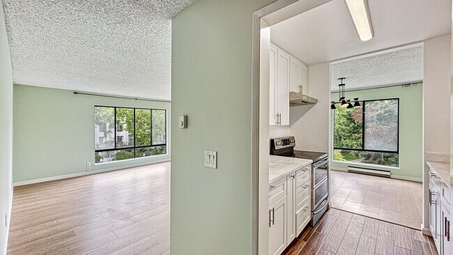 Foto del edificio - Exceptionally Renovated Corner Apartment at Watergate!