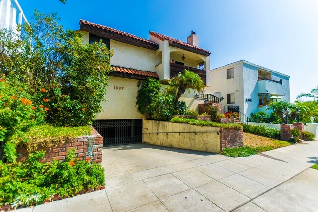 Building Photo - 1337 18th St