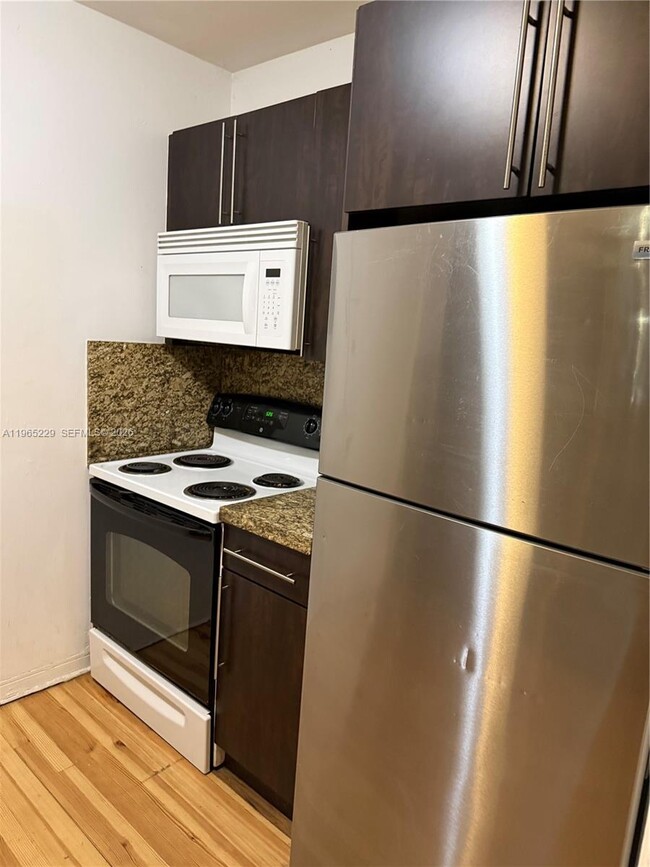 Foto del edificio - 23 Majorca Ave