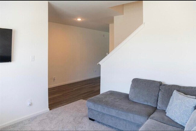 Building Photo - 1609 Shadow Hawk Dr