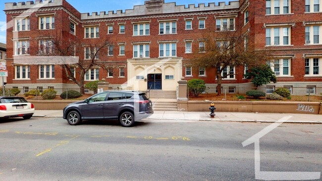 Building Photo - 1Br/1Bth, ready to move in Sep. 1st.  Heat/Hot Water included!