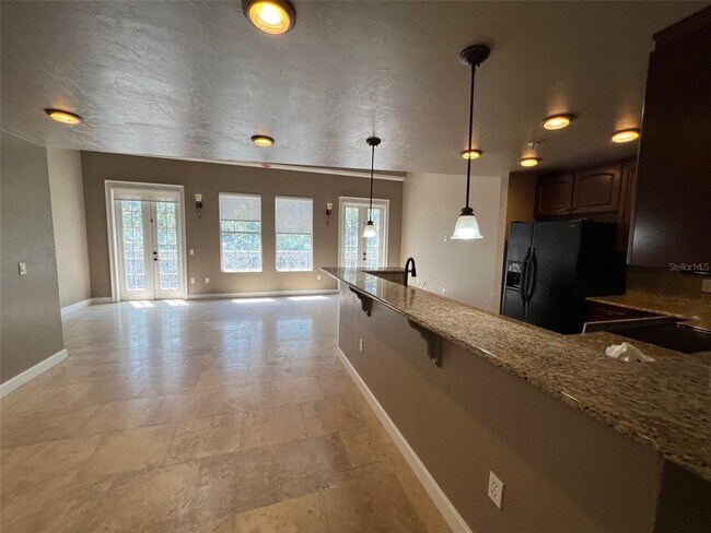 Foto del edificio - 325 NW 14th St