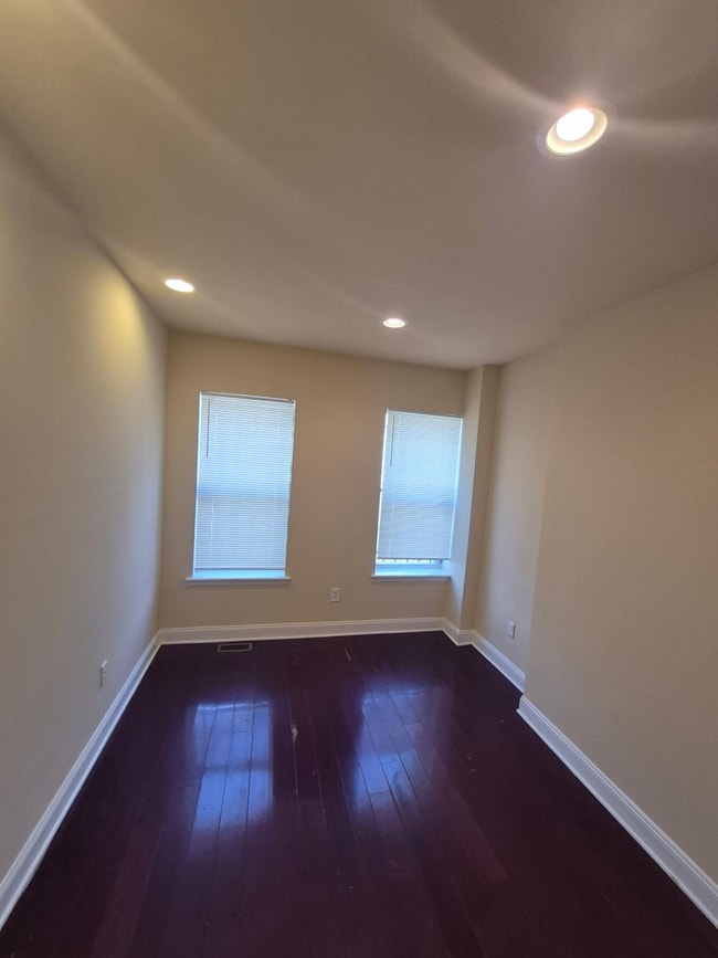Photo - 4 Bed/1.5 Bath Steps from Temple University House