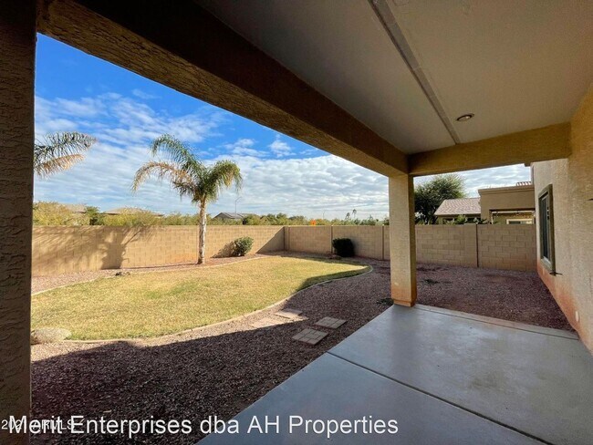 Foto del edificio - 4 br, 2.5 bath House - 16579 N 175TH DR