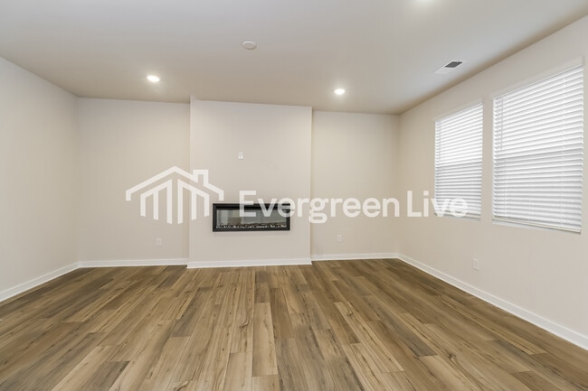 Building Photo - 2433 Appalachian Trl Dr