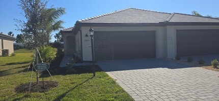 Building Photo - 15810 Sunny Day Dr