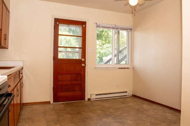 Building Photo - 420 W Mather St
