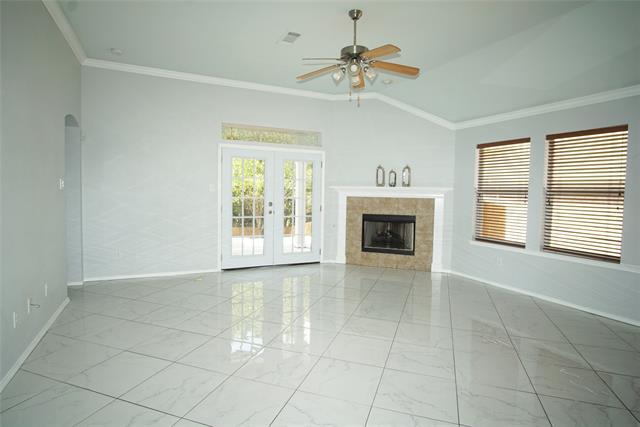 Building Photo - 4247 Fall Creek Dr