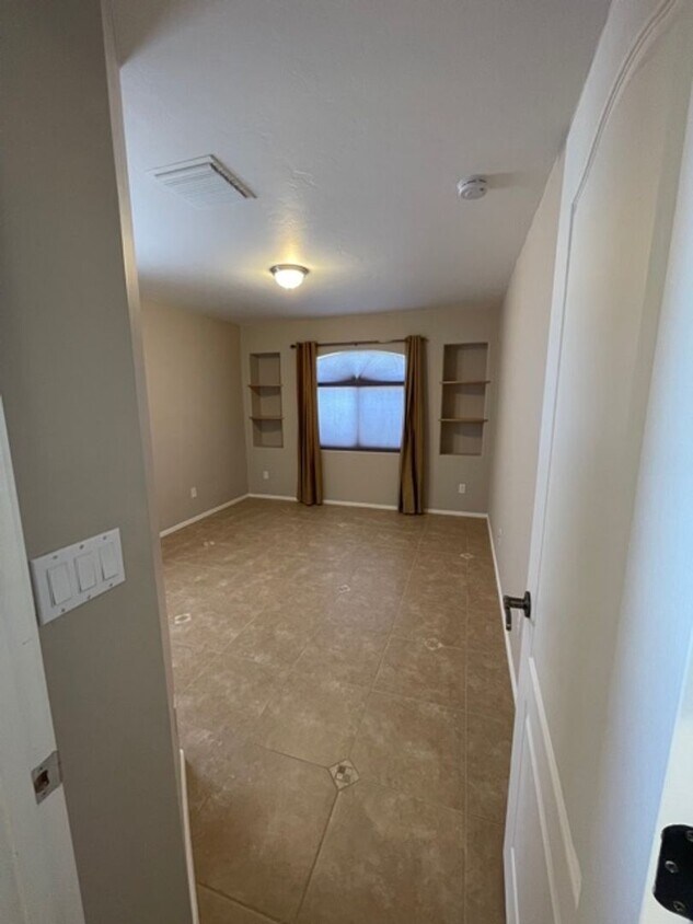 Primary Photo - Single story 3bd/ 2bath home located on a ...
