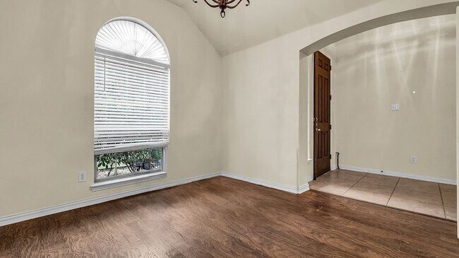 Foto del edificio - 2224 Crestridge Dr