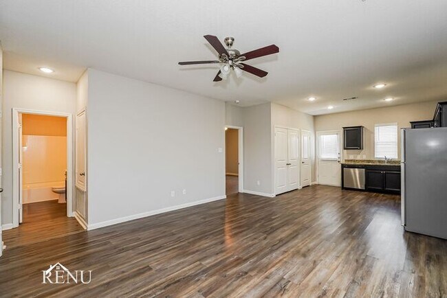 Foto del edificio - 6202 Old Bridge Way