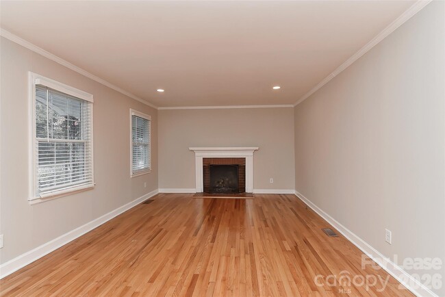 Building Photo - 420 Seneca Pl