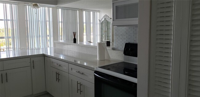 Foto del edificio - 601 Three Islands Boulevard