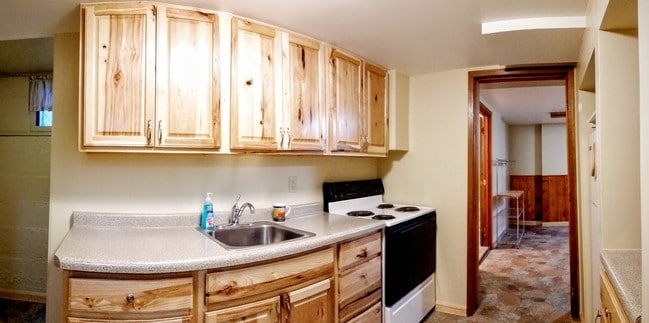 Foto del edificio - 702 E Grand Ave