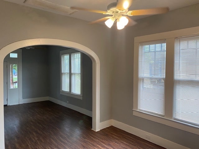 Nice old world charm - 1105 Essex St