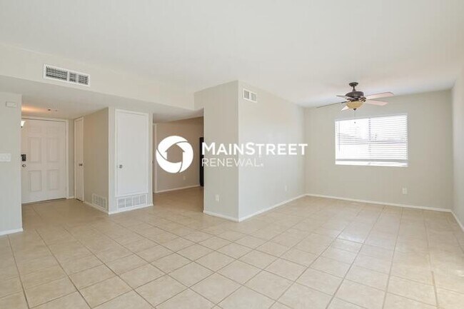 Building Photo - 3 Bedroom Pet-Friendly Home in TUCSON, AZ with Main Street Renewal