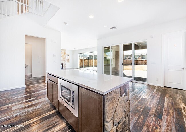 Foto del edificio - 3030 Bonfire Ln